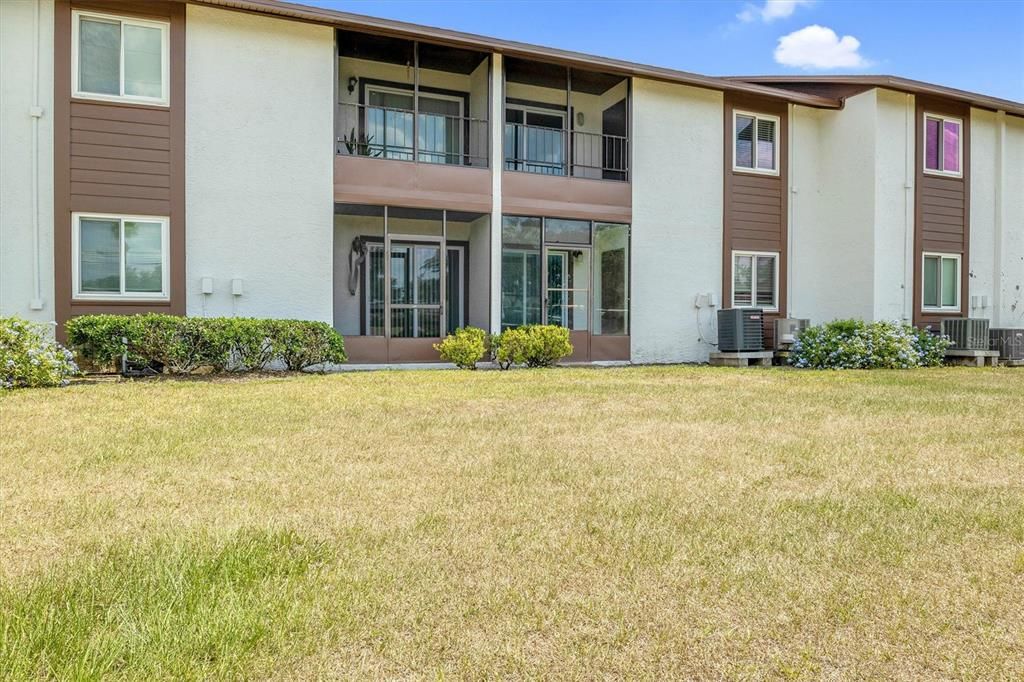 В аренду: $1,300 (2 спален, 2 ванн, 876 Квадратных фут)