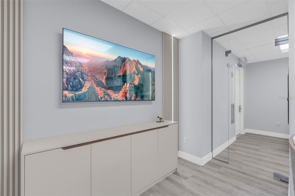 For Sale: $549,999 (0 beds, 0 baths, 840 Square Feet)