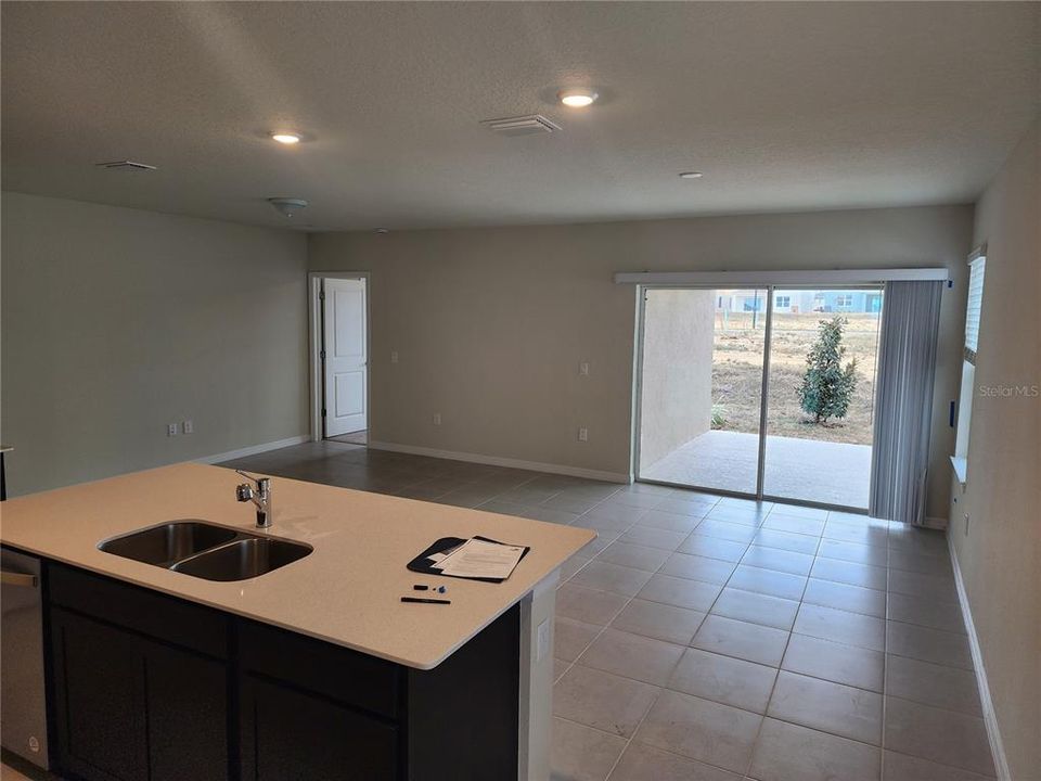 For Rent: $2,095 (4 beds, 2 baths, 1531 Square Feet)