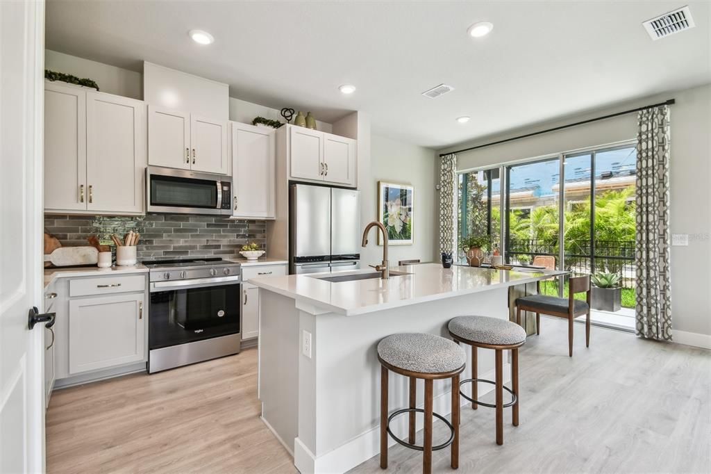 En Venta: $399,990 (3 camas, 2 baños, 2145 Pies cuadrados)