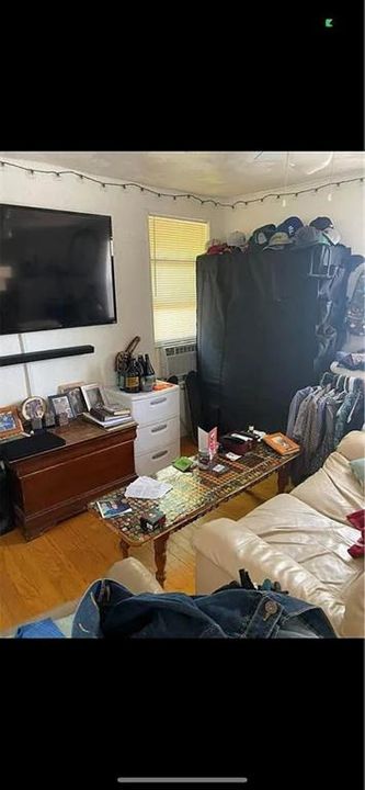 В аренду: $1,350 (1 спален, 1 ванн, 360 Квадратных фут)