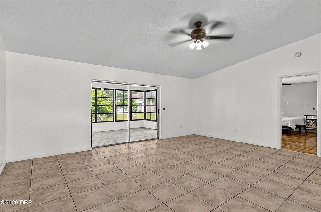 En Venta: $270,000 (2 camas, 2 baños, 1287 Pies cuadrados)