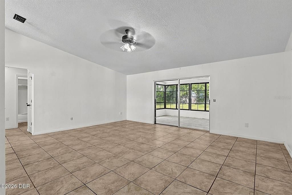 En Venta: $270,000 (2 camas, 2 baños, 1287 Pies cuadrados)