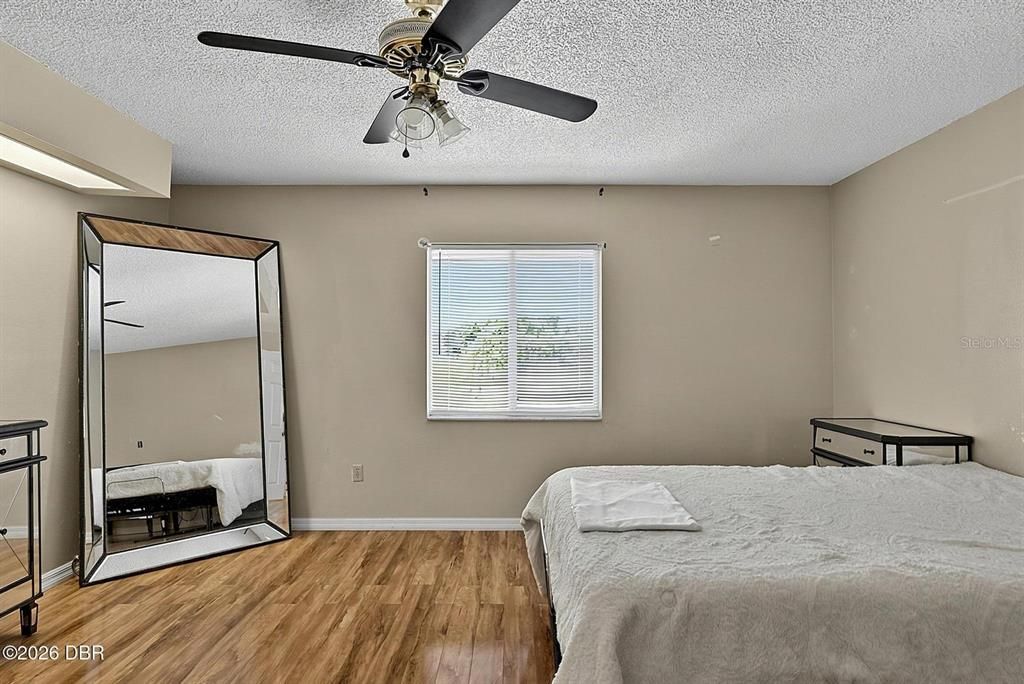 En Venta: $270,000 (2 camas, 2 baños, 1287 Pies cuadrados)