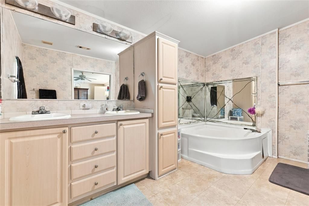 For Sale: $119,000 (3 beds, 2 baths, 1512 Square Feet)