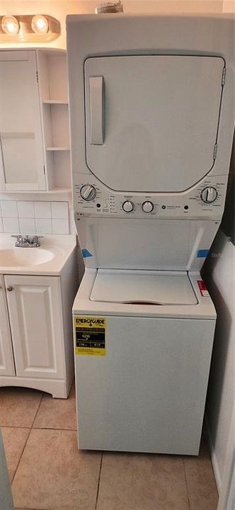 For Rent: $1,700 (2 beds, 1 baths, 700 Square Feet)