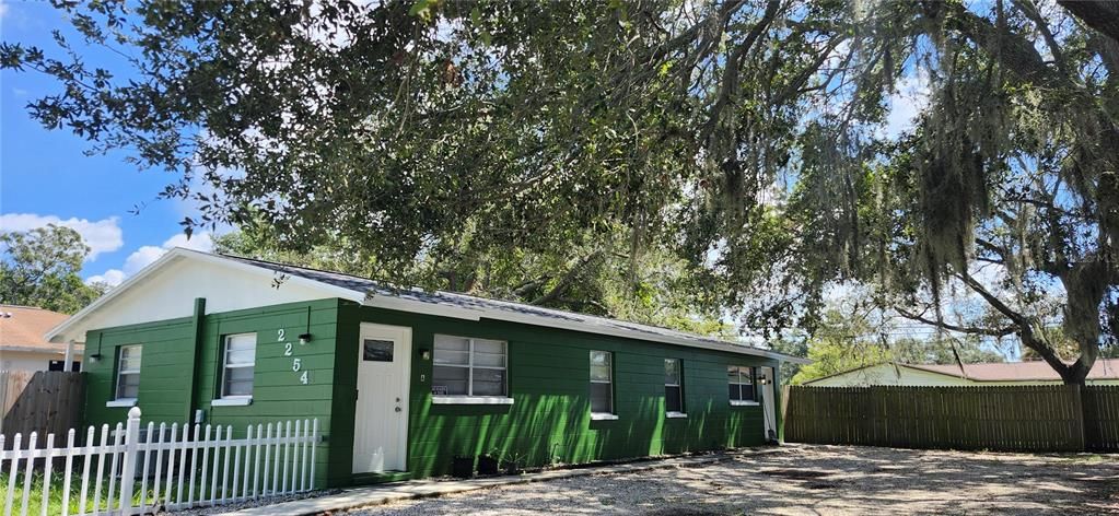 For Rent: $1,700 (2 beds, 1 baths, 700 Square Feet)