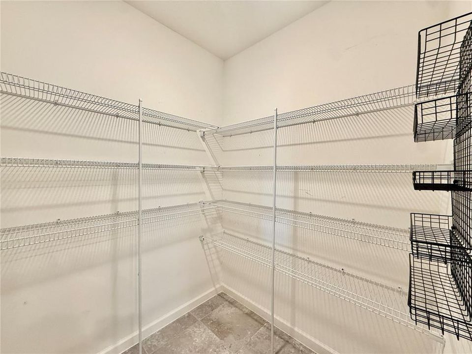 出租: $2,395 (4 贝兹, 2 浴室, 2498 平方英尺)
