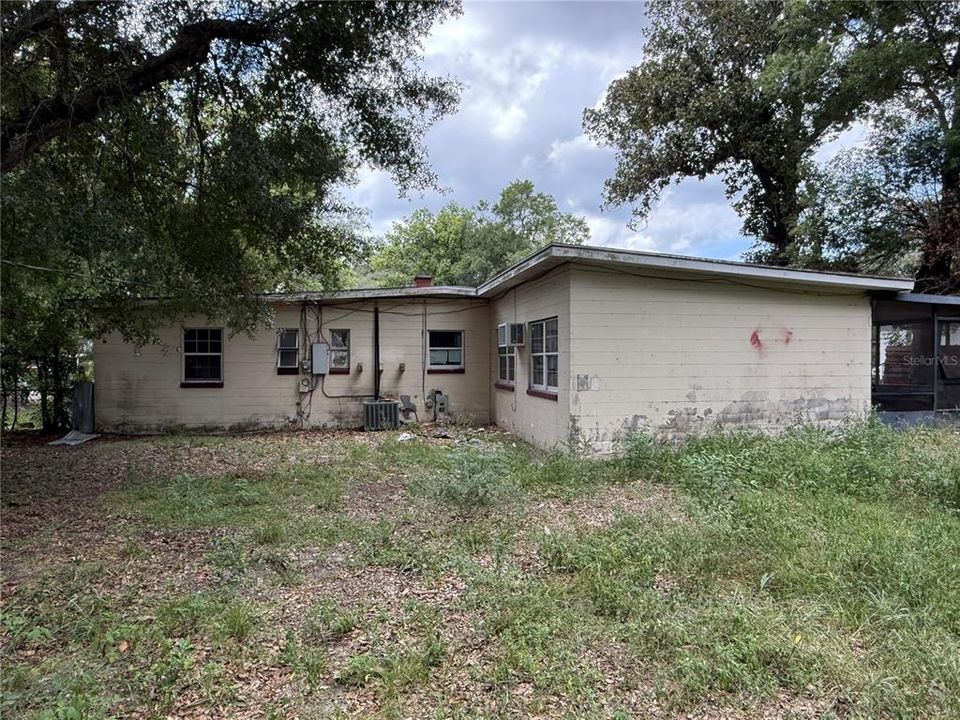 For Sale: $220,000 (3 beds, 2 baths, 1360 Square Feet)