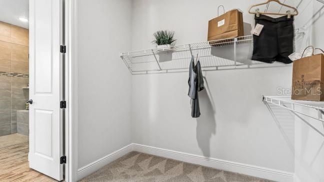 En Venta: $564,900 (4 camas, 3 baños, 2677 Pies cuadrados)