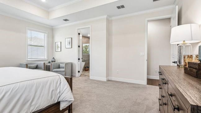 En Venta: $564,900 (4 camas, 3 baños, 2677 Pies cuadrados)