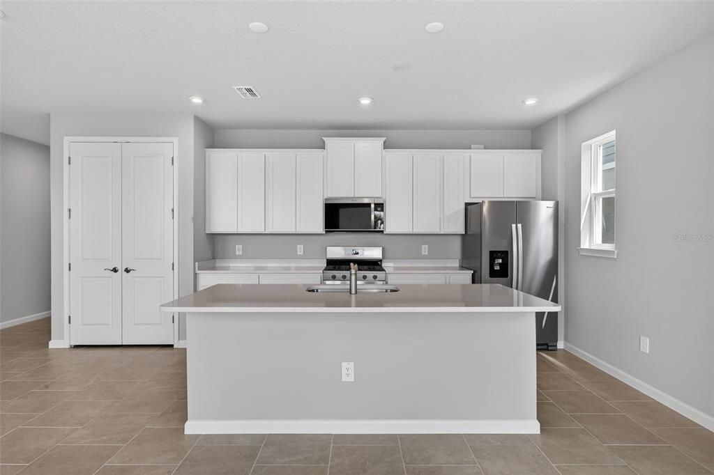 For Sale: $371,120 (3 beds, 2 baths, 1923 Square Feet)