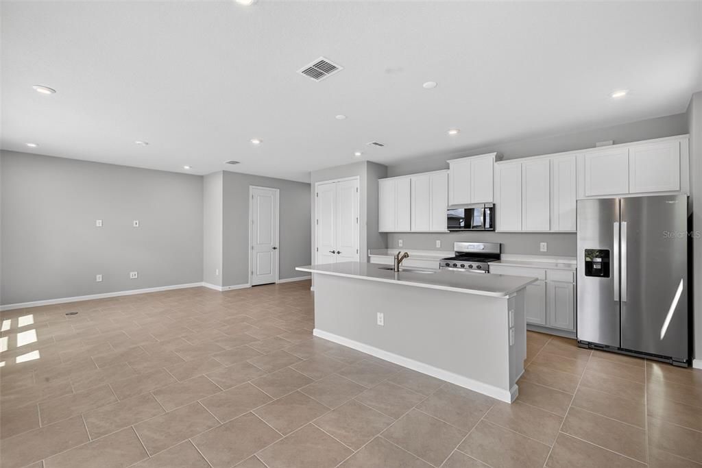 For Sale: $371,120 (3 beds, 2 baths, 1923 Square Feet)