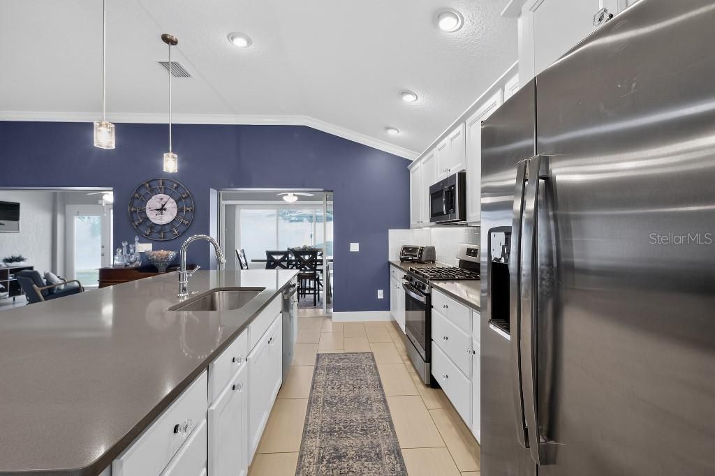 En Venta: $549,000 (3 camas, 3 baños, 1869 Pies cuadrados)
