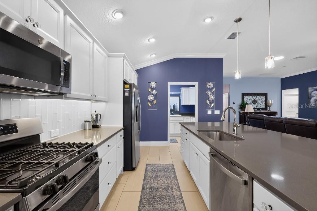 En Venta: $549,000 (3 camas, 3 baños, 1869 Pies cuadrados)