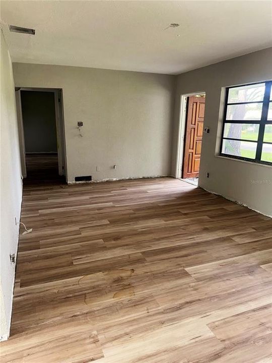 En Venta: $399,000 (3 camas, 2 baños, 1368 Pies cuadrados)