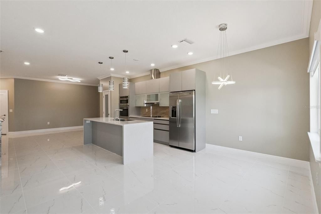 For Sale: $380,000 (3 beds, 2 baths, 2281 Square Feet)