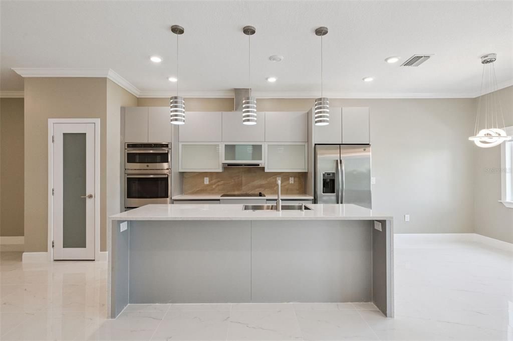 For Sale: $380,000 (3 beds, 2 baths, 2281 Square Feet)