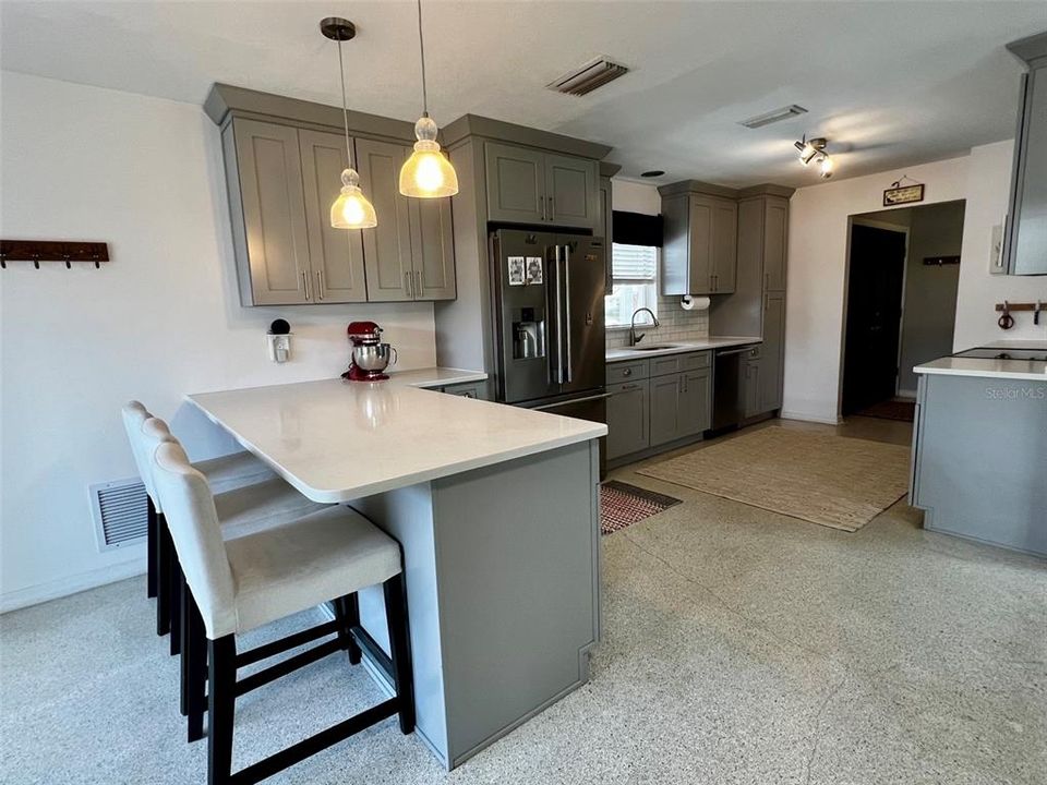 For Sale: $475,000 (2 beds, 2 baths, 1438 Square Feet)
