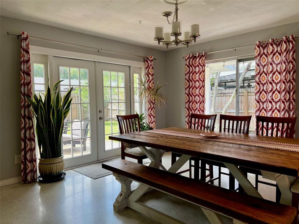 For Sale: $475,000 (2 beds, 2 baths, 1438 Square Feet)