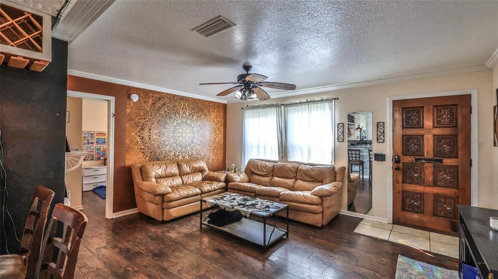 En Venta: $278,000 (2 camas, 2 baños, 1040 Pies cuadrados)