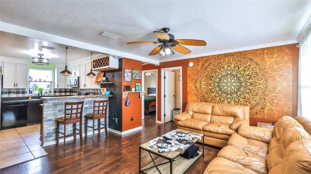 En Venta: $278,000 (2 camas, 2 baños, 1040 Pies cuadrados)