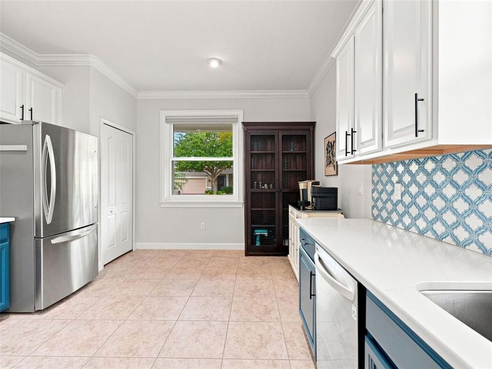 For Sale: $345,000 (3 beds, 2 baths, 1693 Square Feet)