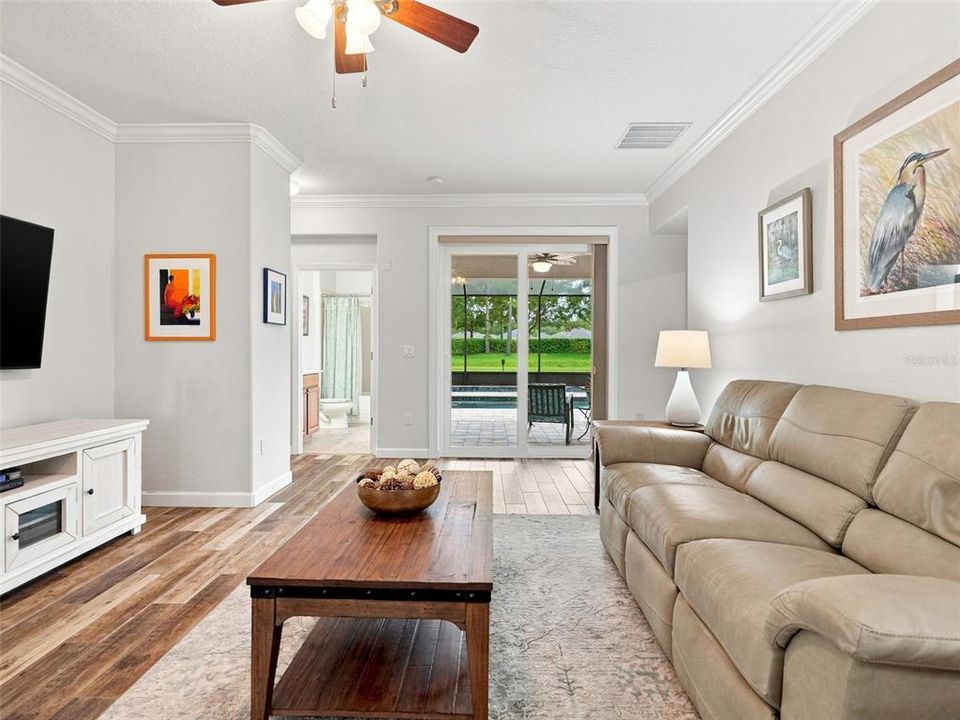 For Sale: $345,000 (3 beds, 2 baths, 1693 Square Feet)