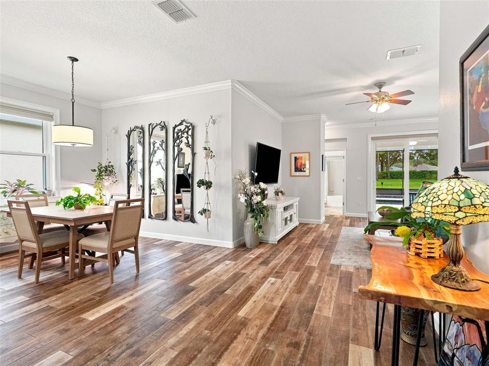 For Sale: $345,000 (3 beds, 2 baths, 1693 Square Feet)