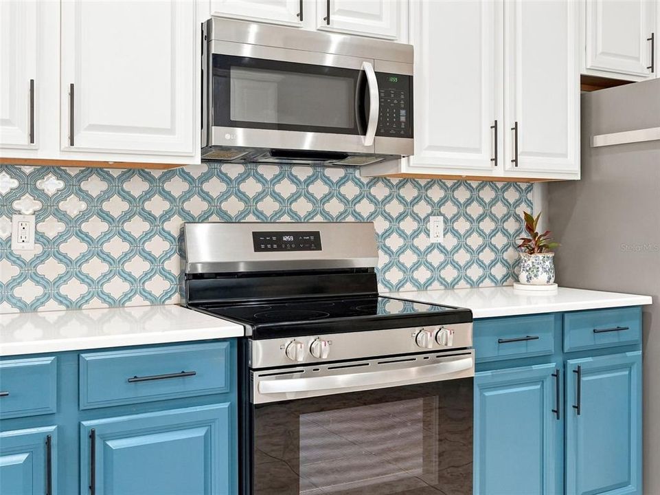 For Sale: $345,000 (3 beds, 2 baths, 1693 Square Feet)