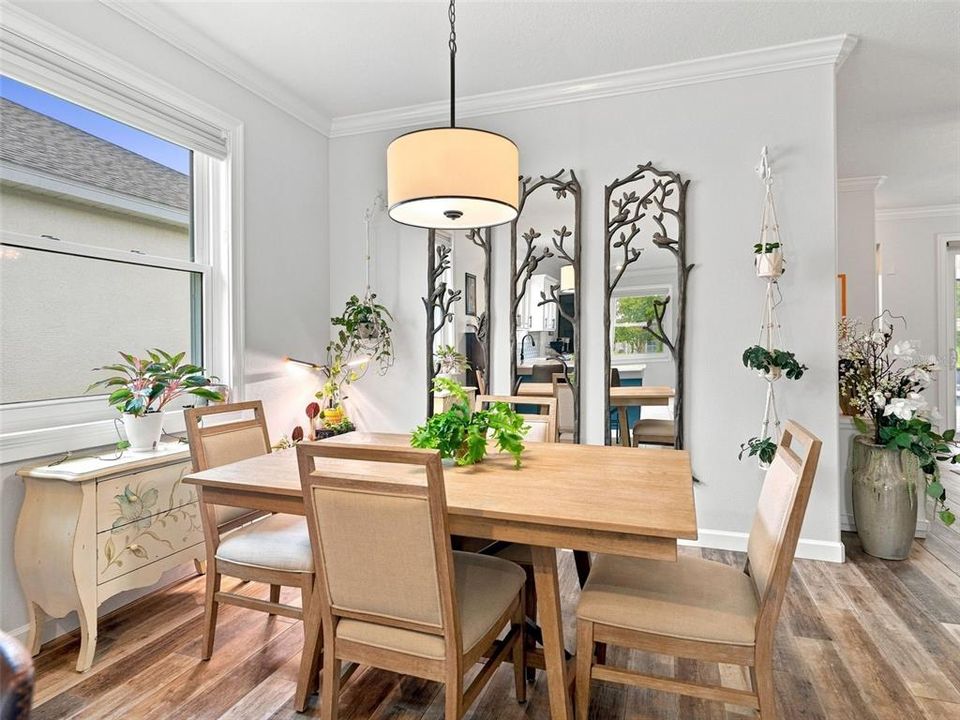 For Sale: $345,000 (3 beds, 2 baths, 1693 Square Feet)