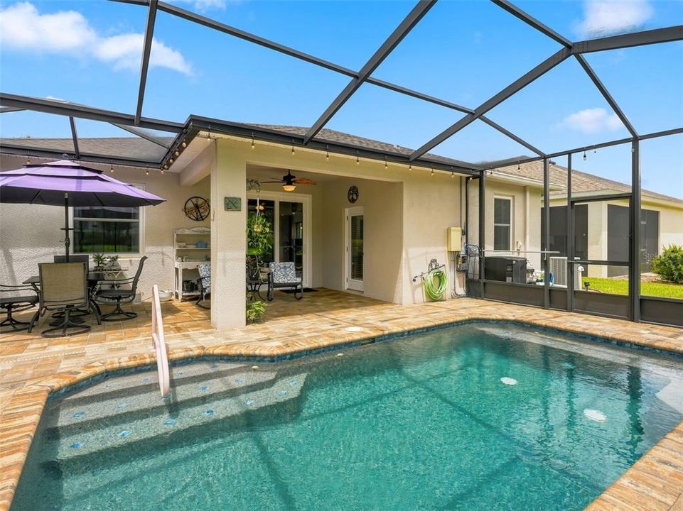 For Sale: $345,000 (3 beds, 2 baths, 1693 Square Feet)