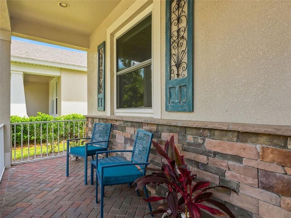 For Sale: $345,000 (3 beds, 2 baths, 1693 Square Feet)