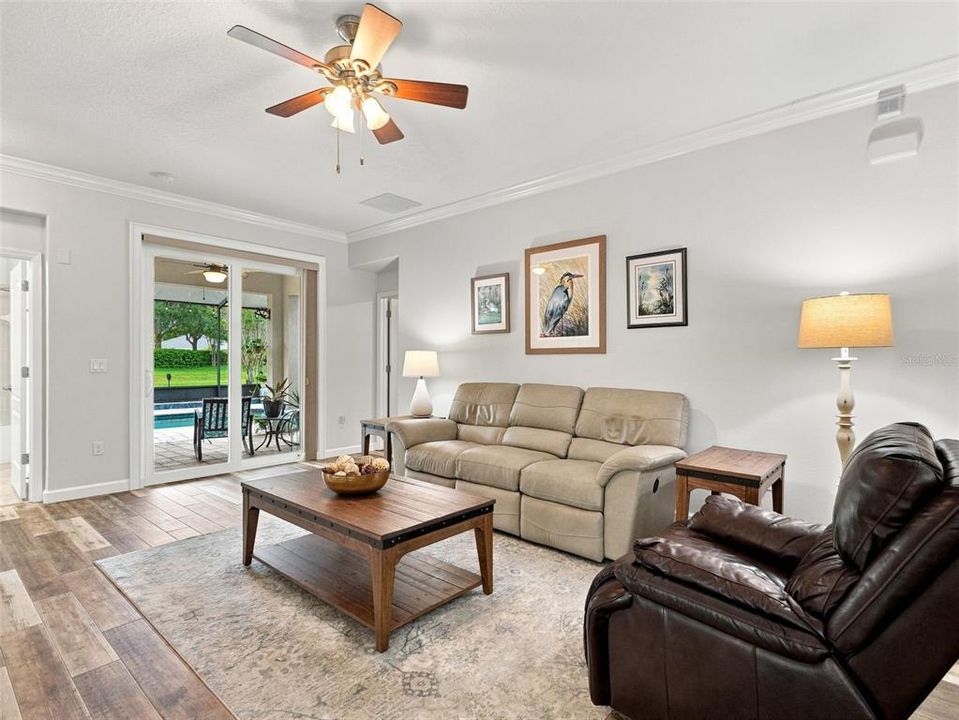 For Sale: $345,000 (3 beds, 2 baths, 1693 Square Feet)
