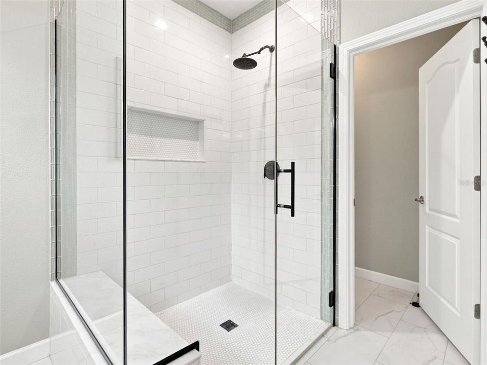 For Sale: $345,000 (3 beds, 2 baths, 1693 Square Feet)
