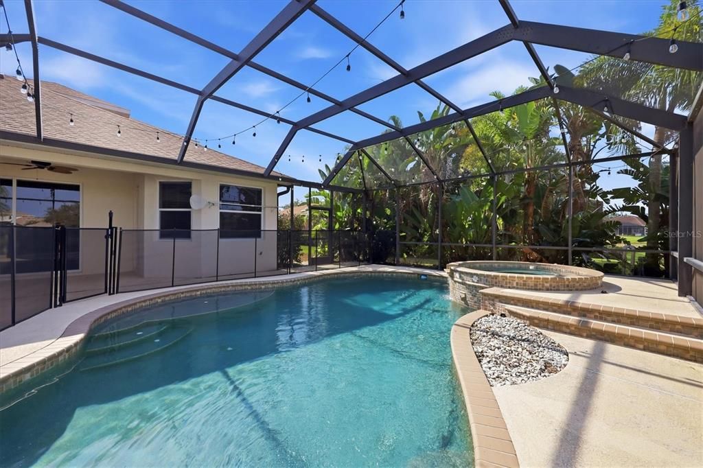 For Sale: $649,900 (4 beds, 2 baths, 2906 Square Feet)