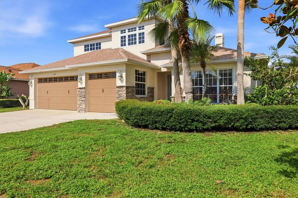 For Sale: $649,900 (4 beds, 2 baths, 2906 Square Feet)