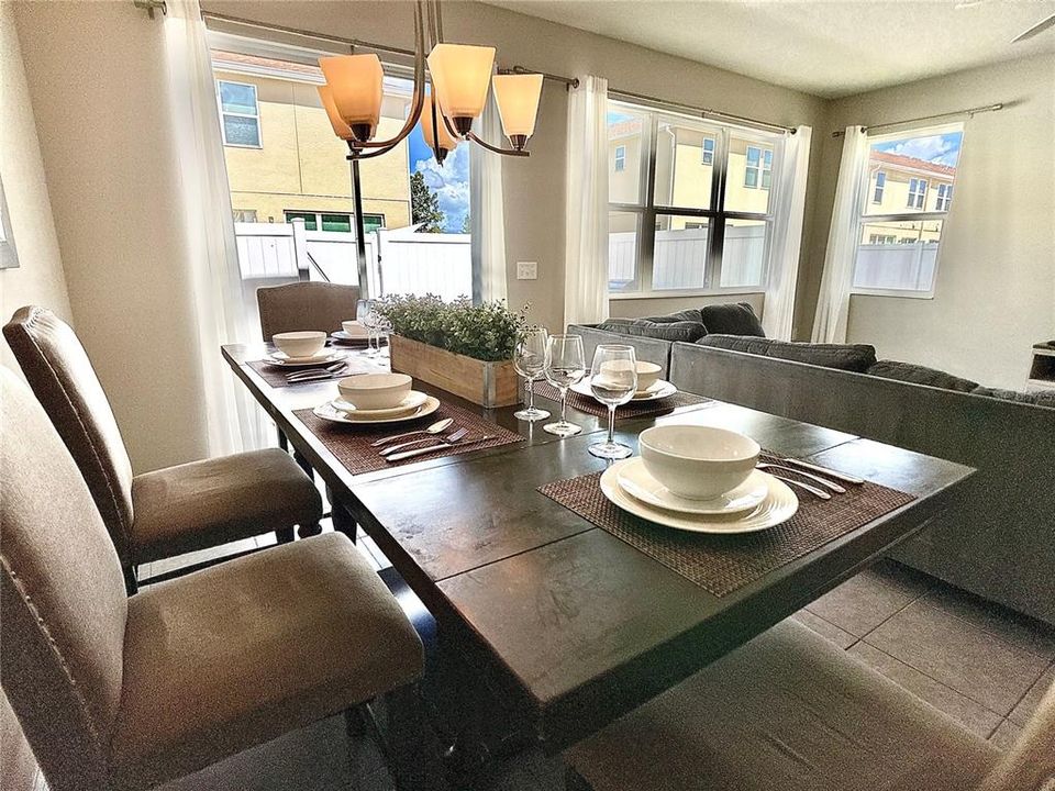 En Renta: $2,800 (4 camas, 3 baños, 1782 Pies cuadrados)