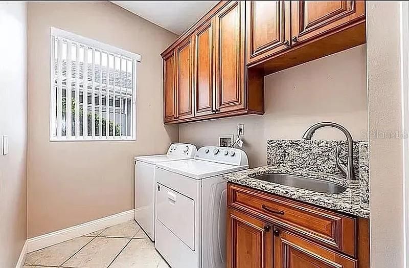 For Rent: $4,000 (4 beds, 2 baths, 2277 Square Feet)