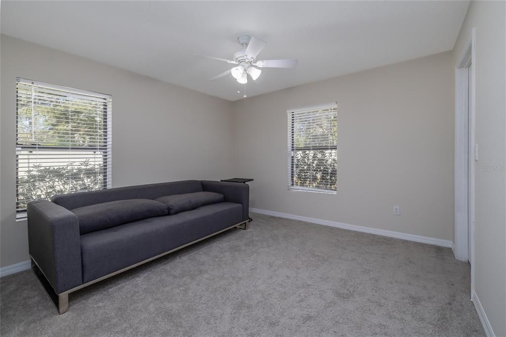 For Sale: $450,000 (5 beds, 3 baths, 2946 Square Feet)
