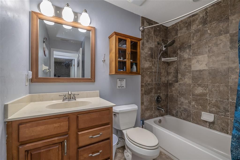 For Sale: $450,000 (5 beds, 3 baths, 2946 Square Feet)