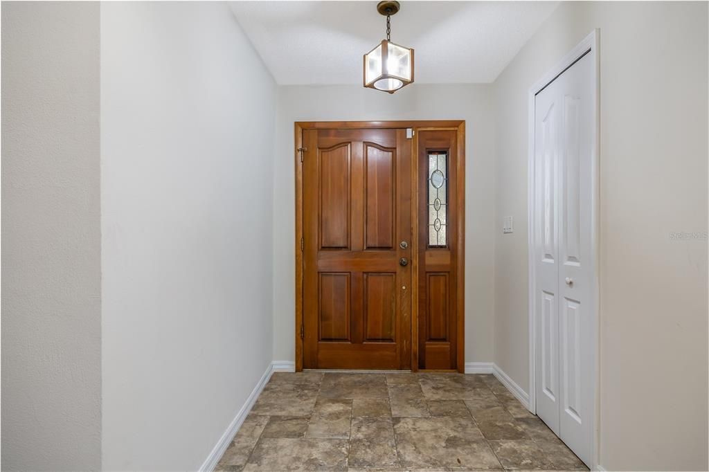 For Sale: $450,000 (5 beds, 3 baths, 2946 Square Feet)