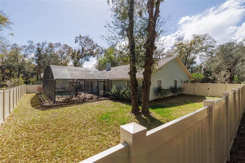 For Sale: $450,000 (5 beds, 3 baths, 2946 Square Feet)