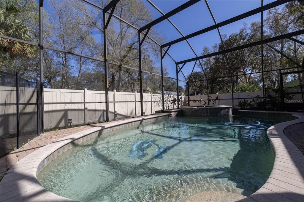 For Sale: $450,000 (5 beds, 3 baths, 2946 Square Feet)