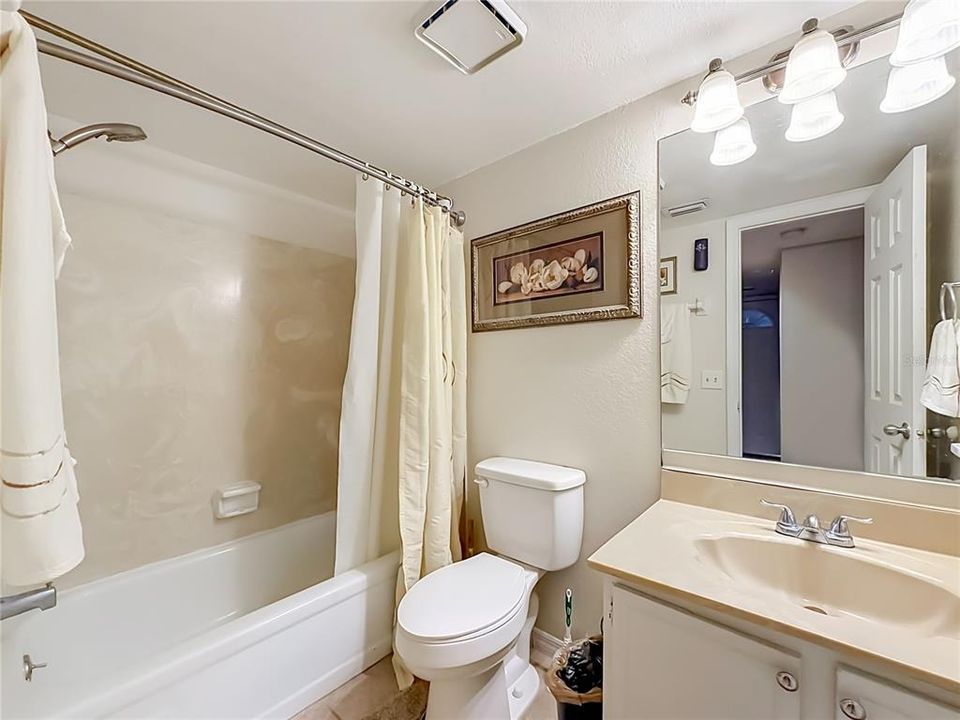 For Sale: $240,000 (2 beds, 2 baths, 1199 Square Feet)