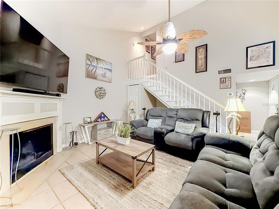 For Sale: $240,000 (2 beds, 2 baths, 1199 Square Feet)