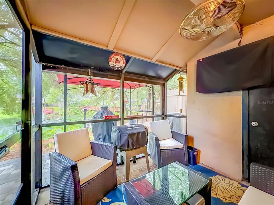 For Sale: $240,000 (2 beds, 2 baths, 1199 Square Feet)