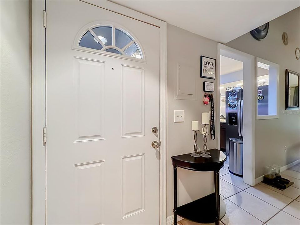 For Sale: $240,000 (2 beds, 2 baths, 1199 Square Feet)