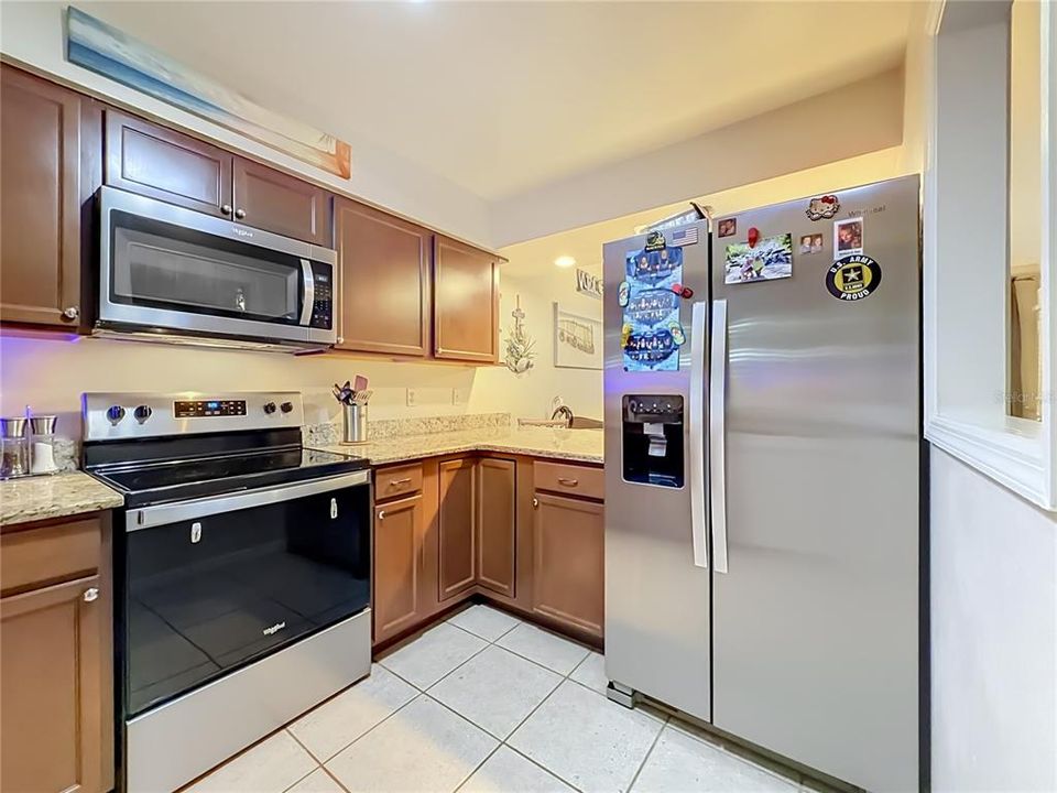 For Sale: $240,000 (2 beds, 2 baths, 1199 Square Feet)