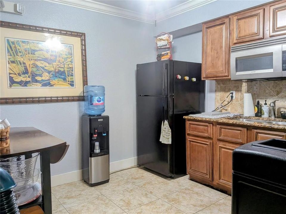 For Sale: $240,000 (2 beds, 2 baths, 1199 Square Feet)